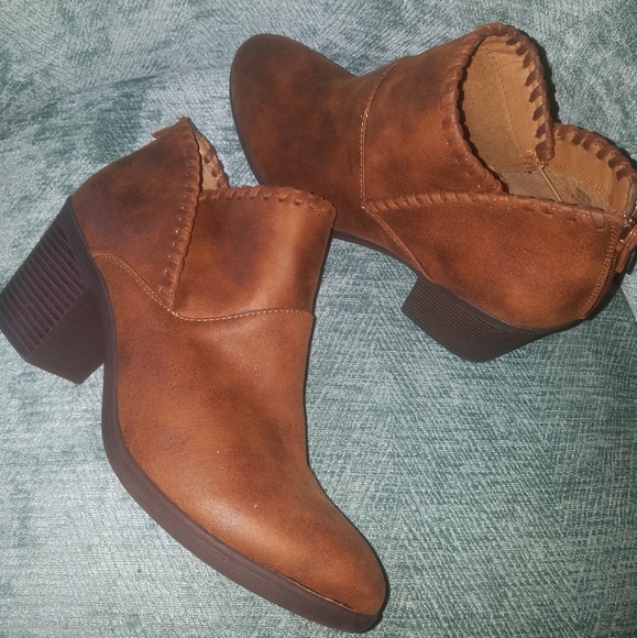 🎉Make an offer Slip On Ankle Boot - Picture 3 of 10